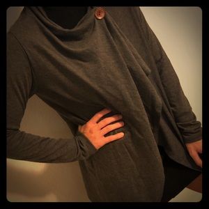 A Fall must!🍁 Size Medium / Bobeau wrap sweater